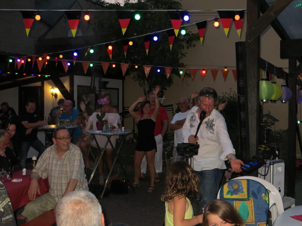 Landgasthaus Zur Kupferkanne Kobern-Gondorf Buitenkant foto