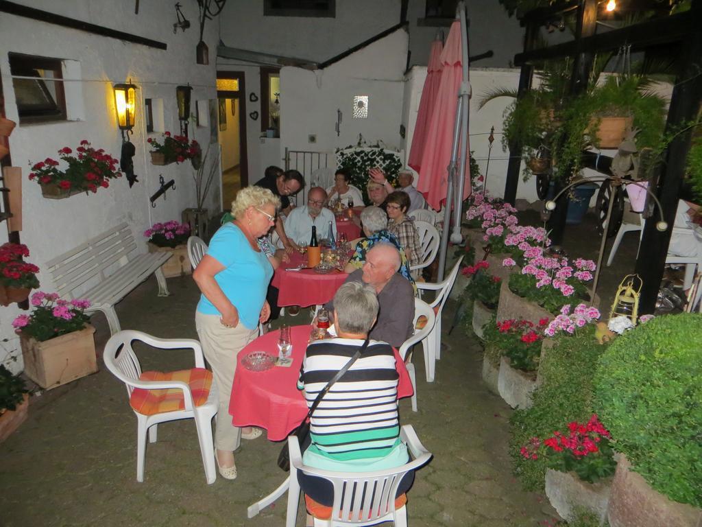 Landgasthaus Zur Kupferkanne Kobern-Gondorf Buitenkant foto