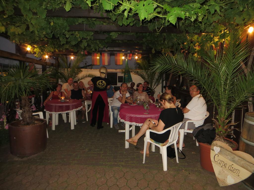 Landgasthaus Zur Kupferkanne Kobern-Gondorf Buitenkant foto
